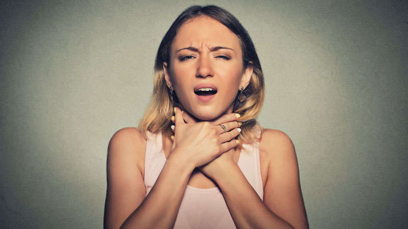 Khi người chồng xuất tinh thì gây ra hiện tượng đỏ, rát và sưng ở chỗ tinh dịch tiếp xúc với niêm mạc