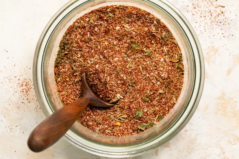 Chỉ mất một ít phút, bạn đã có thể sở hữu cho mình một hũ bột cajun hấp dẫn