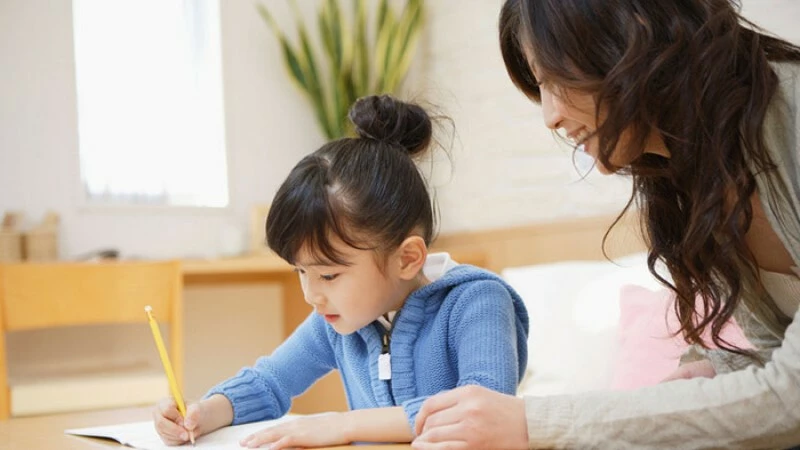 Một điều khá đặt biệt là người Nhật ít khi quy chụp con trẻ