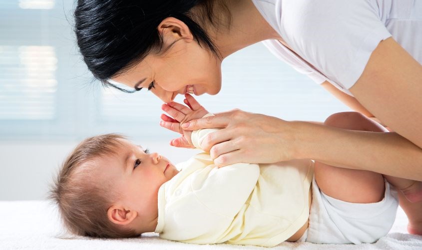 Lựa chọn trang phục phù hợp với tuổi và kích cỡ của bé.