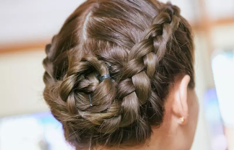 Kiểu tết tóc củ tỏi 3 búi Up-do