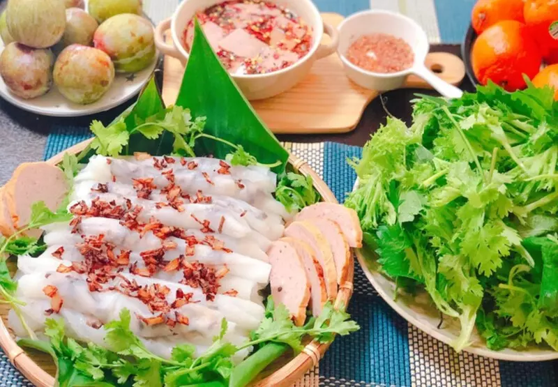 Bánh cuốn Thanh Hóa đặc trưng nhờ phần nhân kết hợp với tôm