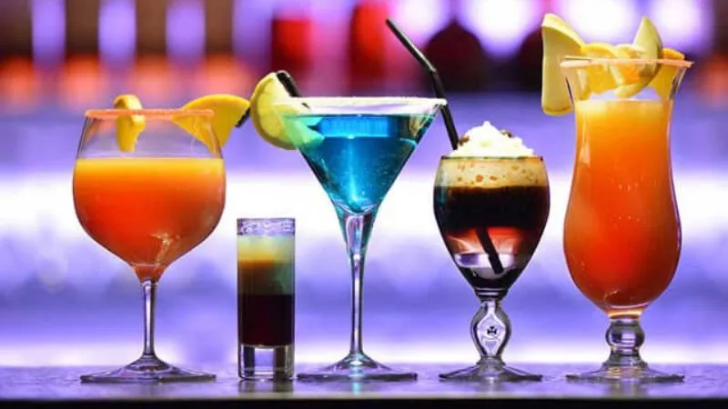 Nếu dựa vào cách sử dụng, ta có thể chia mocktail thành 2 loại là dùng trước bữa ăn và dùng sau bữa ăn