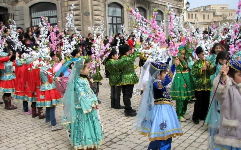 Tết Nowruz cũng là dịp lễ lớn tại nhiều quốc gia khác, đặc biệt kể đến là Azerbaijan