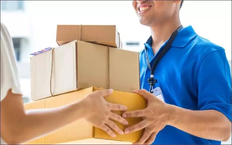 ETD là viết tắt của "Estimated Time Of Delivery" nghĩa là "Thời gian dự kiến giao hàng cho khách"