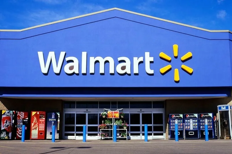 Walmart được thành lập bởi Sam Walton vào năm 1962 tại Bentonville